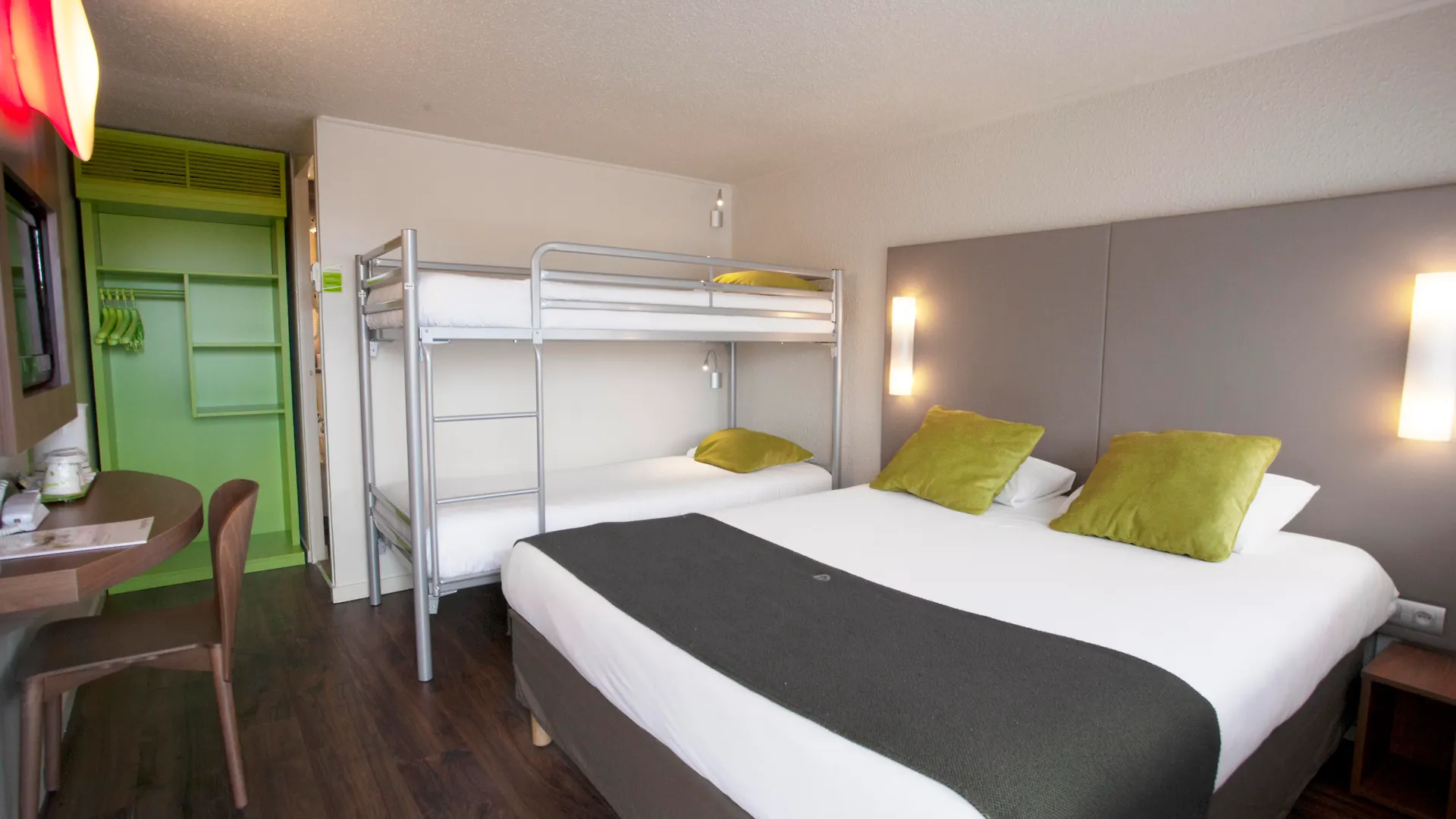 ***  Hotel Campanile Vichy - Bellerive Francia