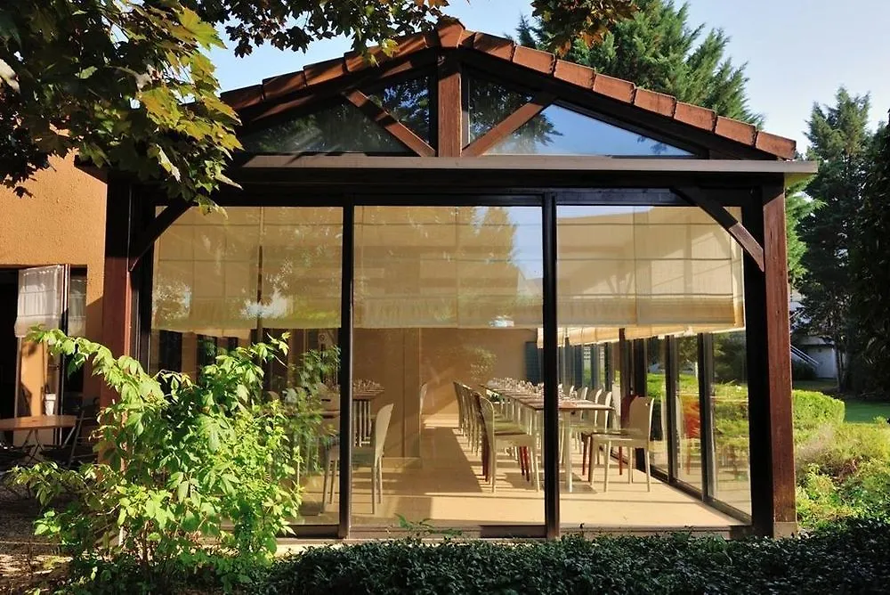 ***  Hotel Campanile Vichy - Bellerive Francia